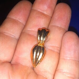 Elegant Gold-Toned Women's Jewelry Earrings